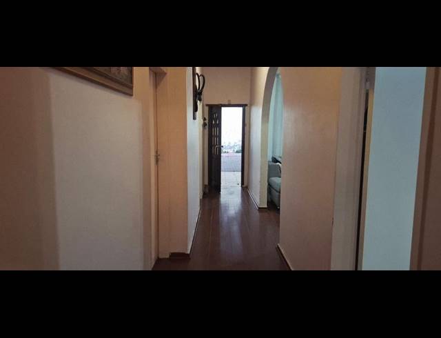 3 BEDROOM HOUSE FOR SALE IN BEZUIDENHOUT VALLEY